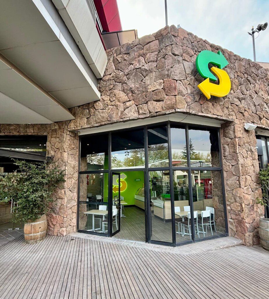 Subway aterriza en Mall Sport con un concepto de alimentación saludable