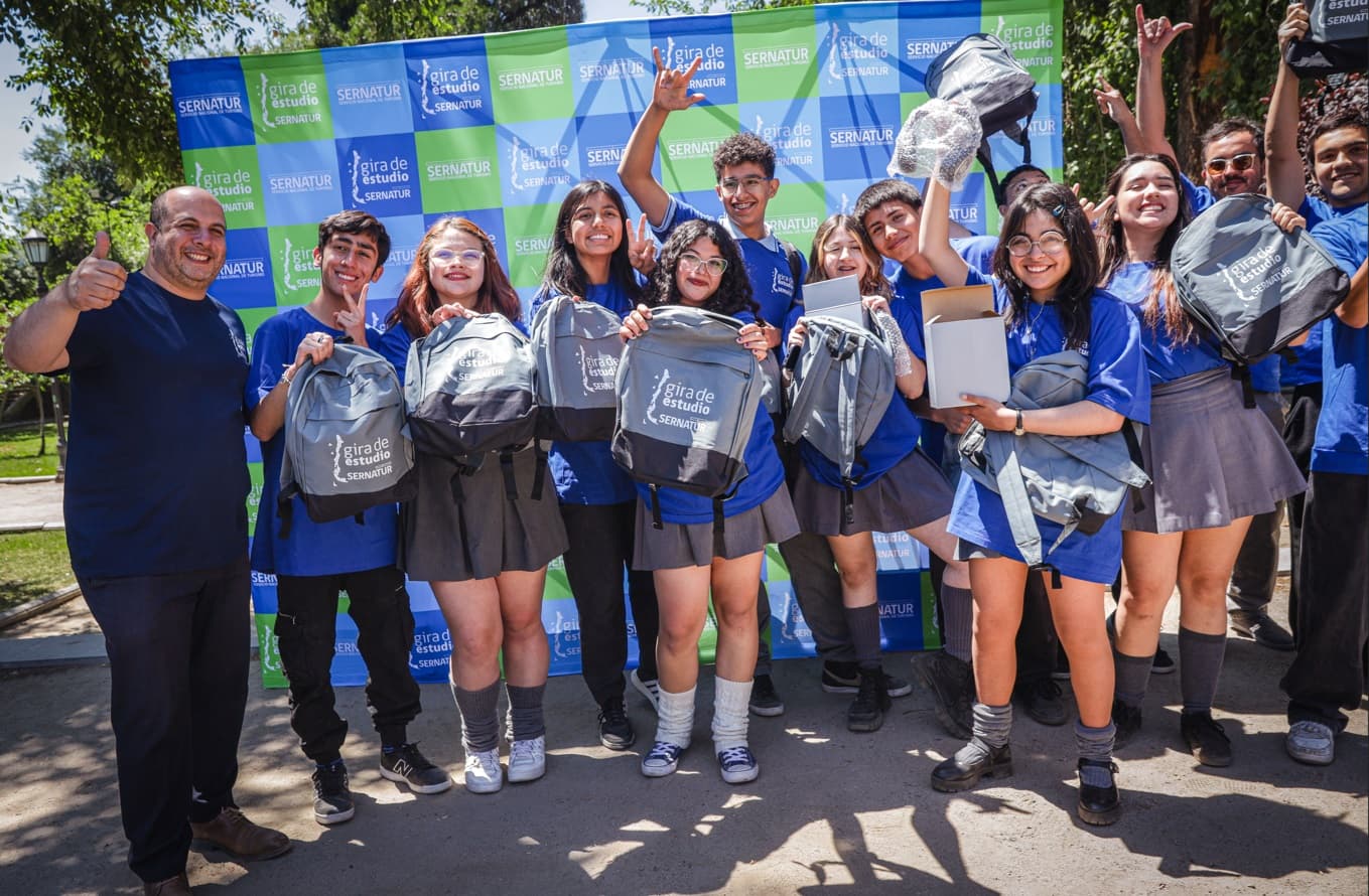 Sernatur lanza concurso para que estudiantes ganen un viaje de estudio