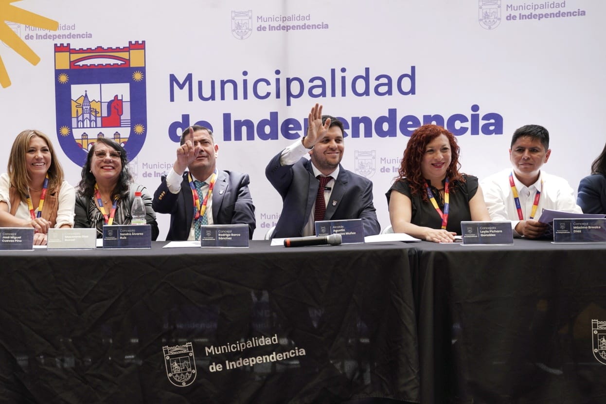 Agustín Iglesias asume como nuevo alcalde de Independencia: “Ofrezco trabajo, trabajo y más trabajo”