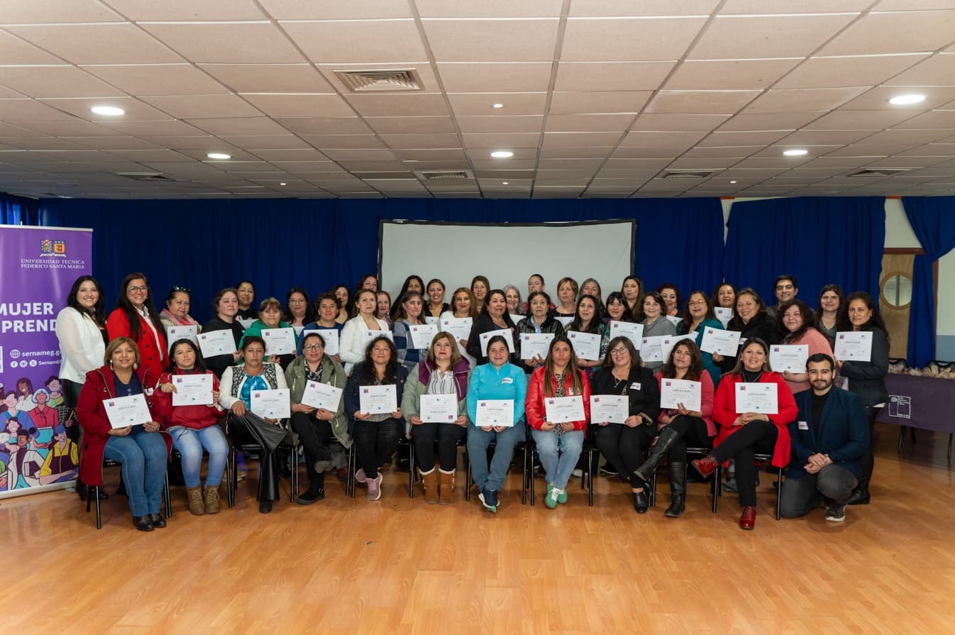 Más de 1.000 mujeres egresadas a nivel nacional: Escuela Mujer Emprende culmina su ciclo 2024 con un gran impacto transformador 