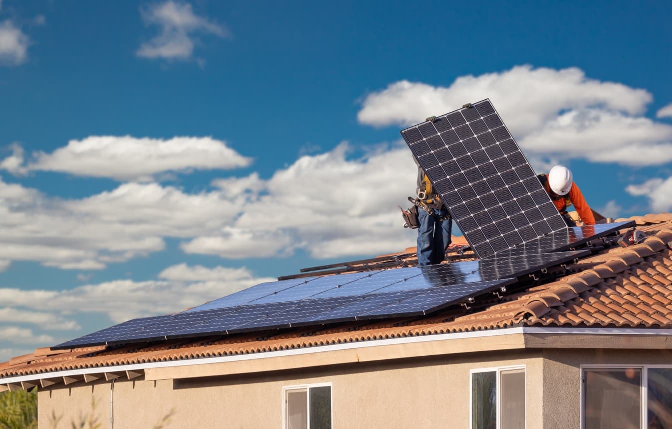 Instalación de paneles solares en hogares chilenos en la RM se cuadruplica en los últimos cuatro meses