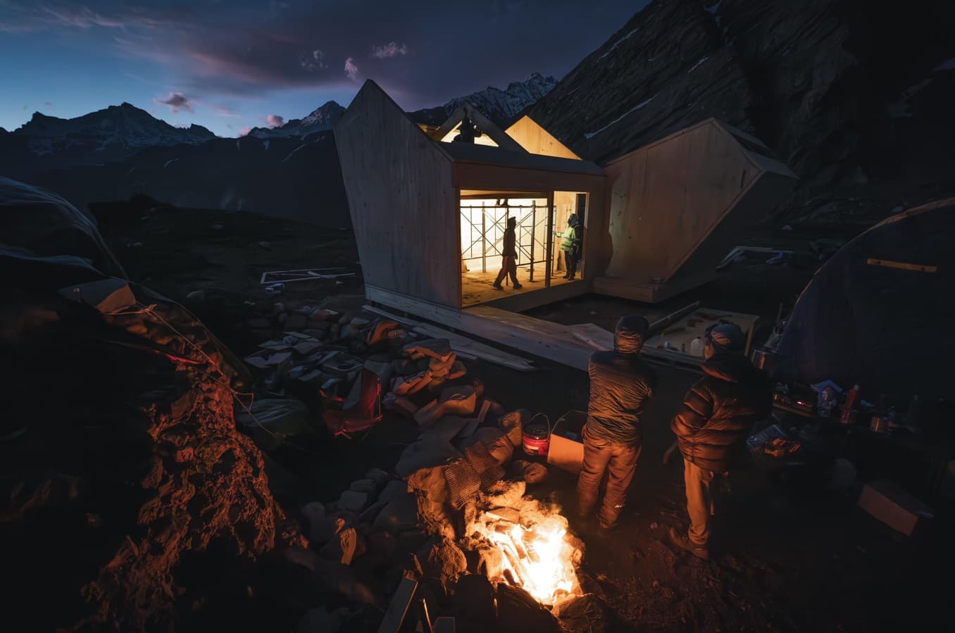 Proyecto “Los 16 de Chile” comienza la construcción del refugio de montaña en el Volcán Tupungato