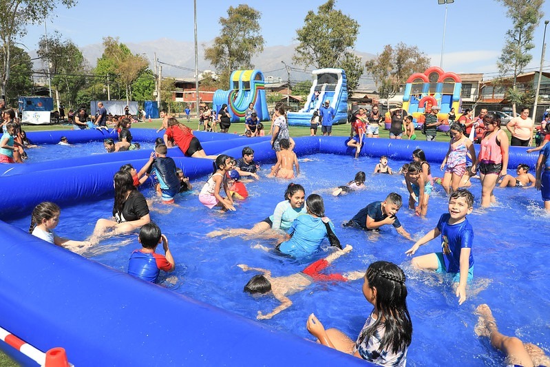 Más 5.000 niños de La Florida podrán disfrutar el verano en divertidos parques acuáticos itinerantes