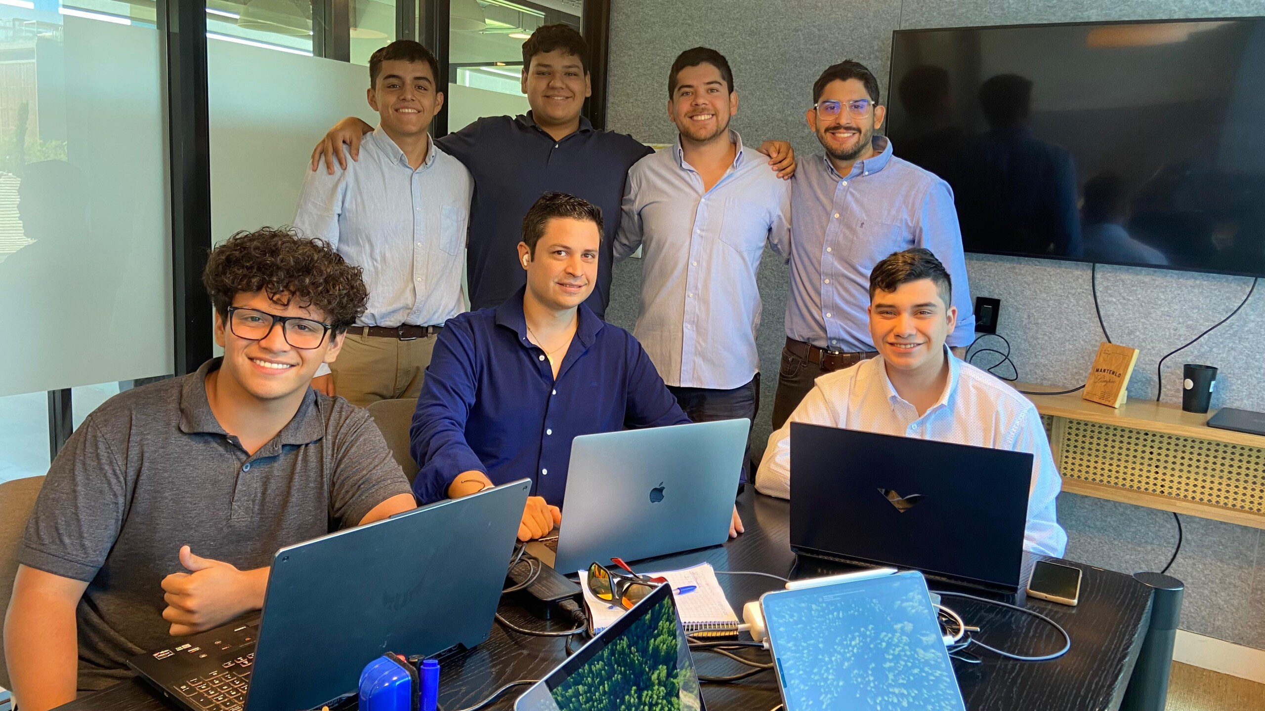 Alumnos de Colegio PuenteMaipo crean startup para mejorar la empleabilidad en Bajos de Mena