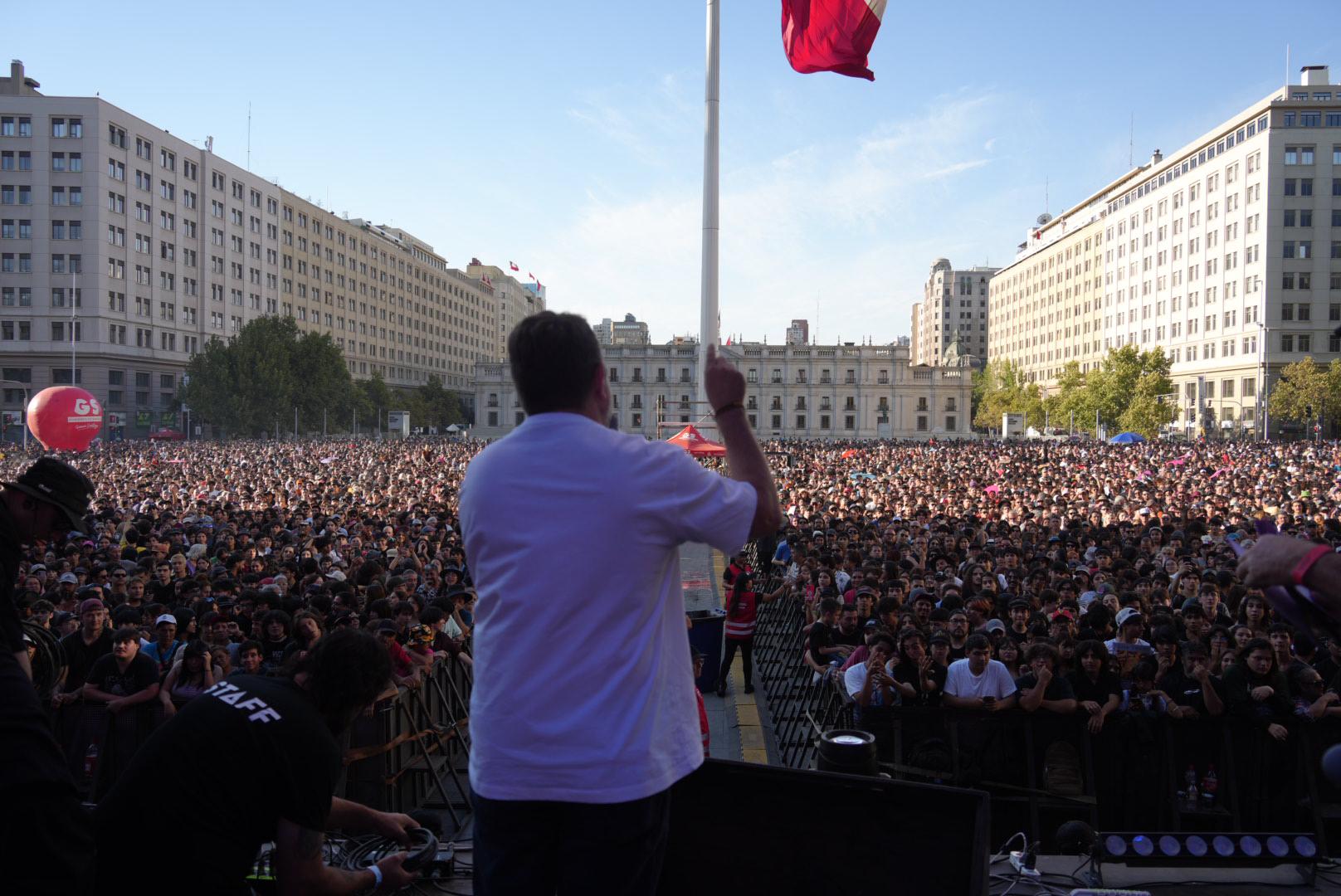 Más de 100 mil personas celebraron en la primera versión de la “Fiesta Santiago Te Amo”