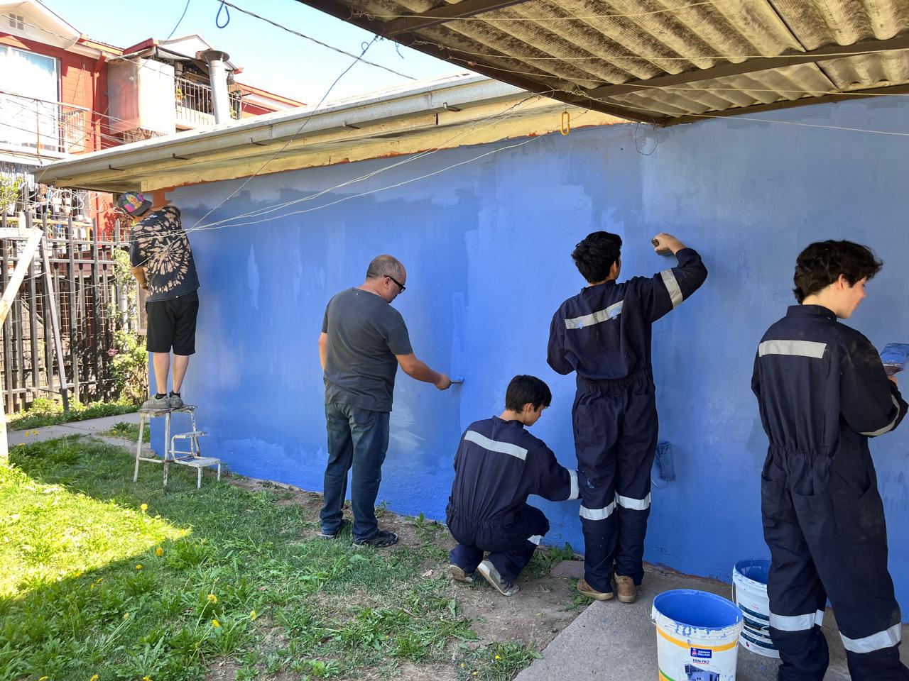 Gran pintatón intergeneracional saco sonrisas a 18 personas mayores en viviendas tuteladas de Cerrillos