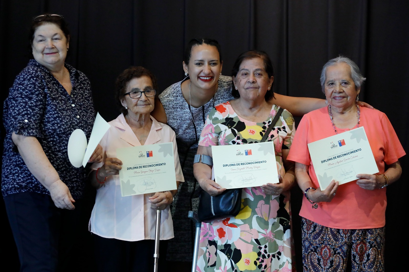 Primera ceremonia de egreso de personas mayores del Cediam en Lo Espejo