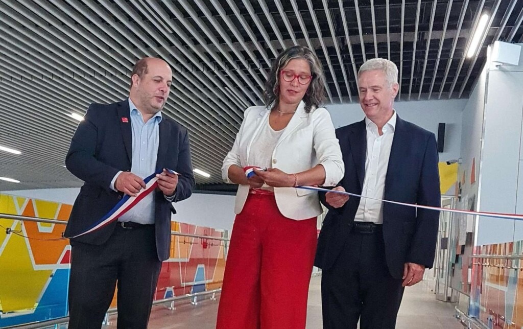 Inauguran pasarela Chile un viaje infinito en el Aeropuerto de Santiago