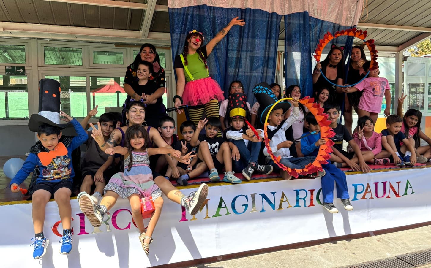 Con un circo de los niños cerraron las escuelas abiertas de verano en Conchalí y Quilicura