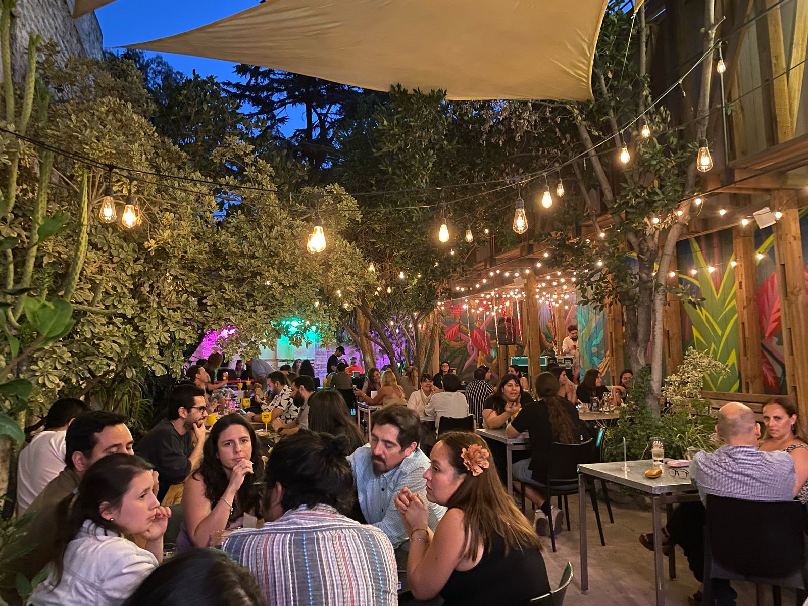 Restobar Bravo 951 en Providencia celebra nueve años de historia en íntima fiesta