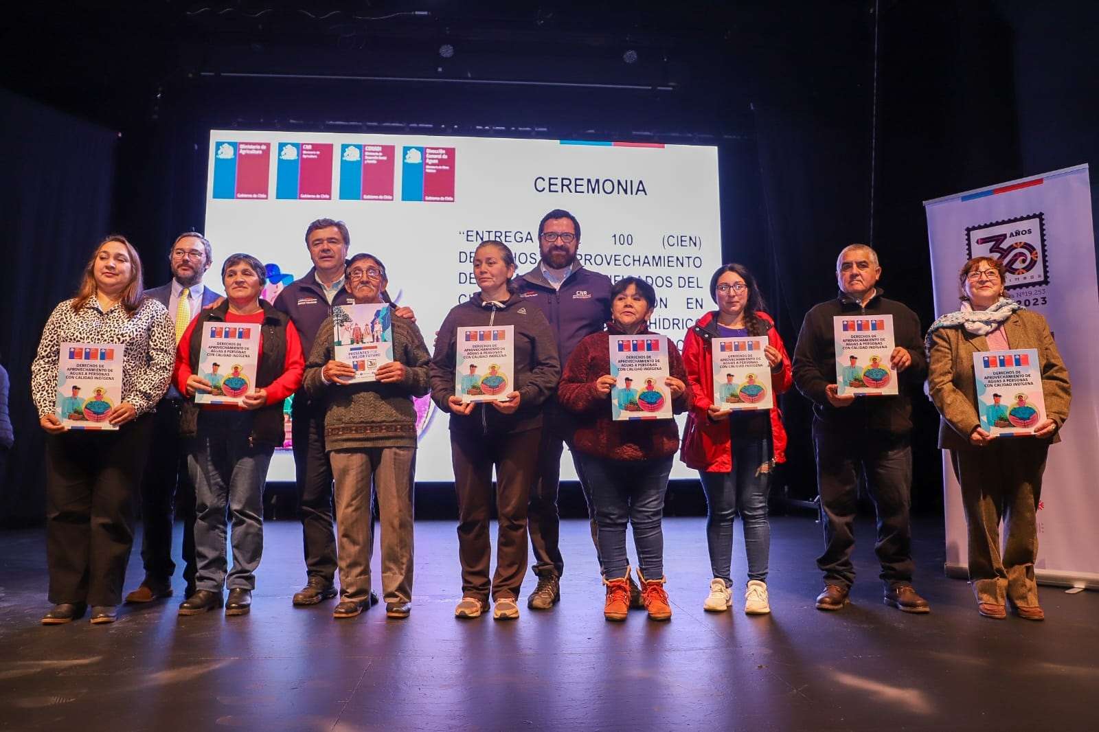 Ministerio de Agricultura entrega derechos de agua en Aysén