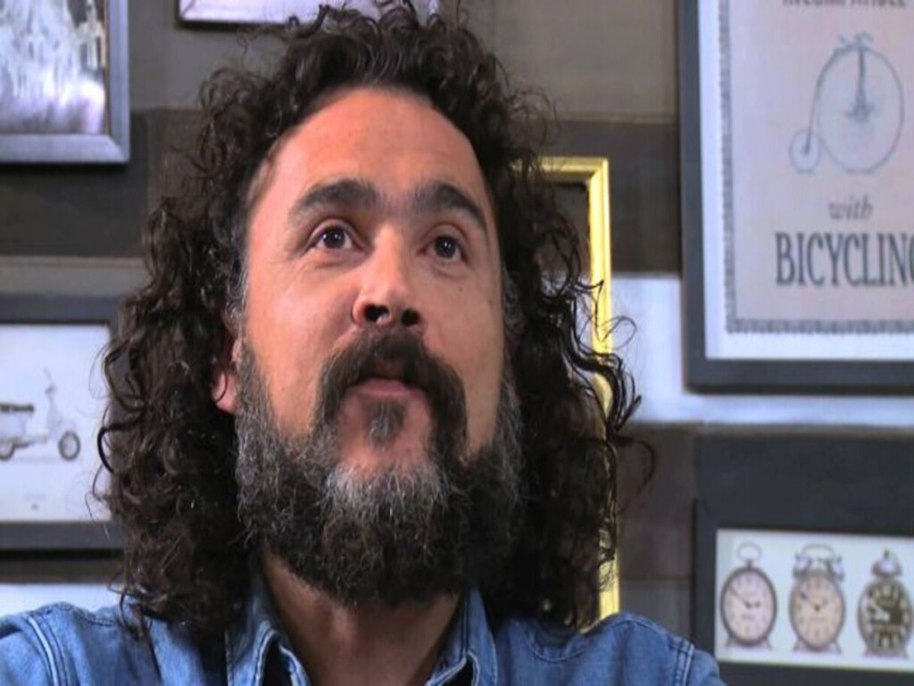Arturo Ruiz-Tagle presenta nuevo show en «de vino y comedia»