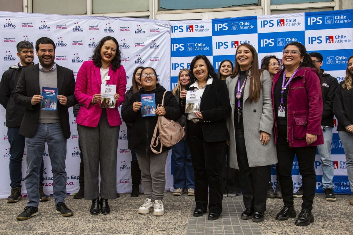 El IPS abrió un Punto de Atención Virtual en Lo Espejo, permitiendo a los vecinos realizar más de 20 trámites estatales en su comuna.