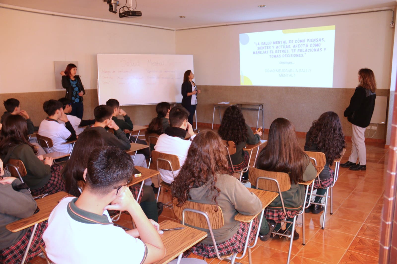Hospital Roberto del Río impulsa la salud mental escolar