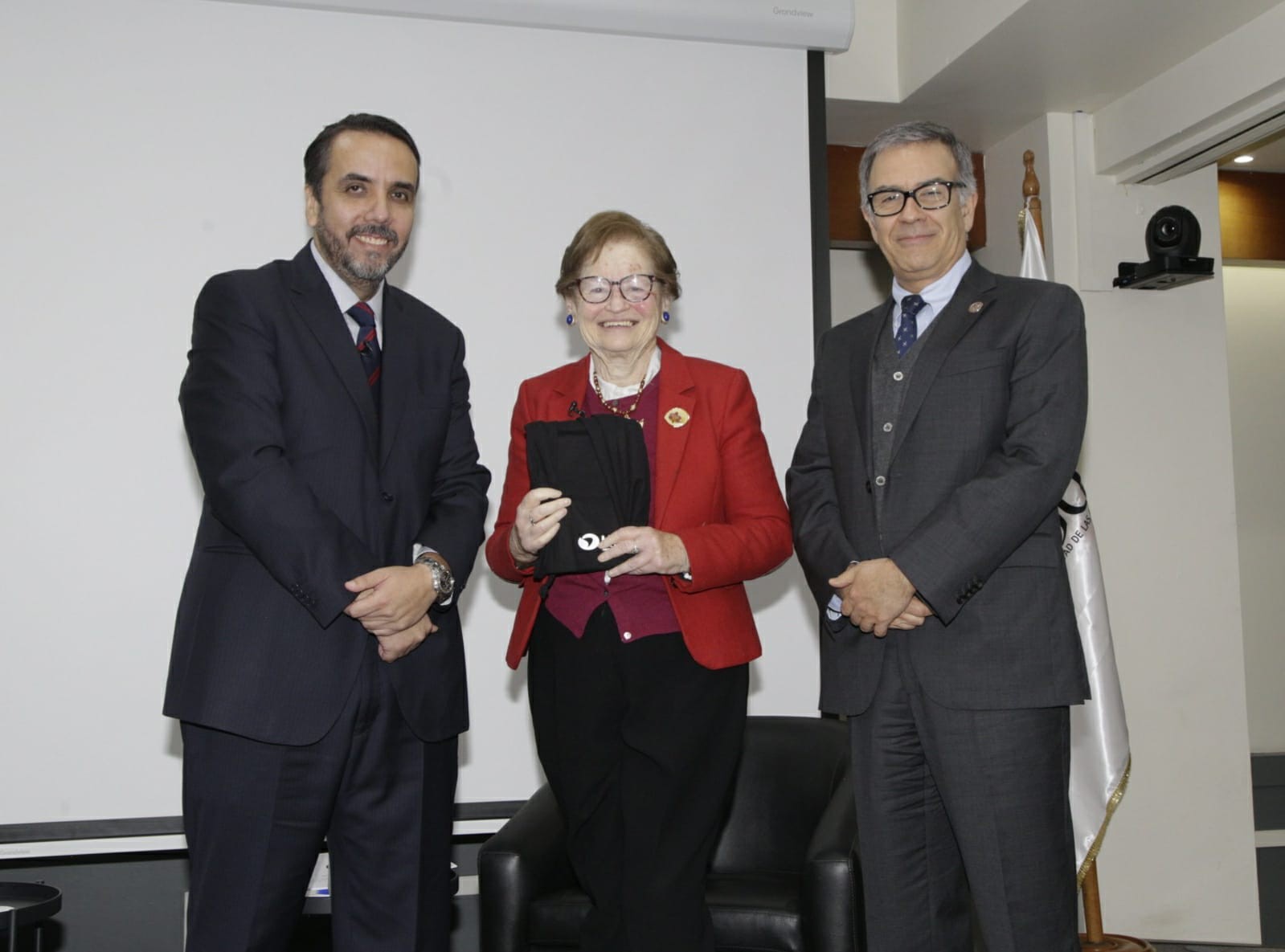 Banco Central: Presentan Informe de Estabilidad Financiera IEF