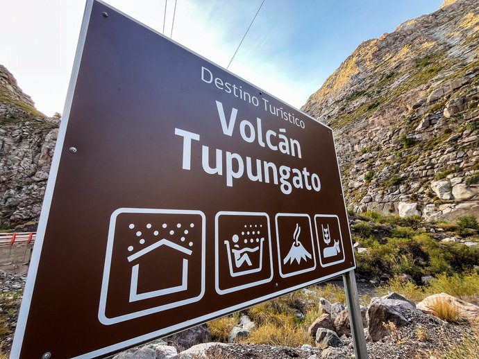 Refugio Volcán Tupungato: Finalizan instalación de señalética