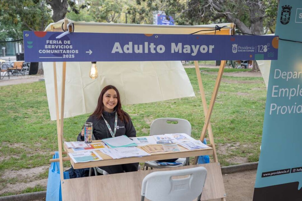 Feria de servicios comunitarios en Providencia