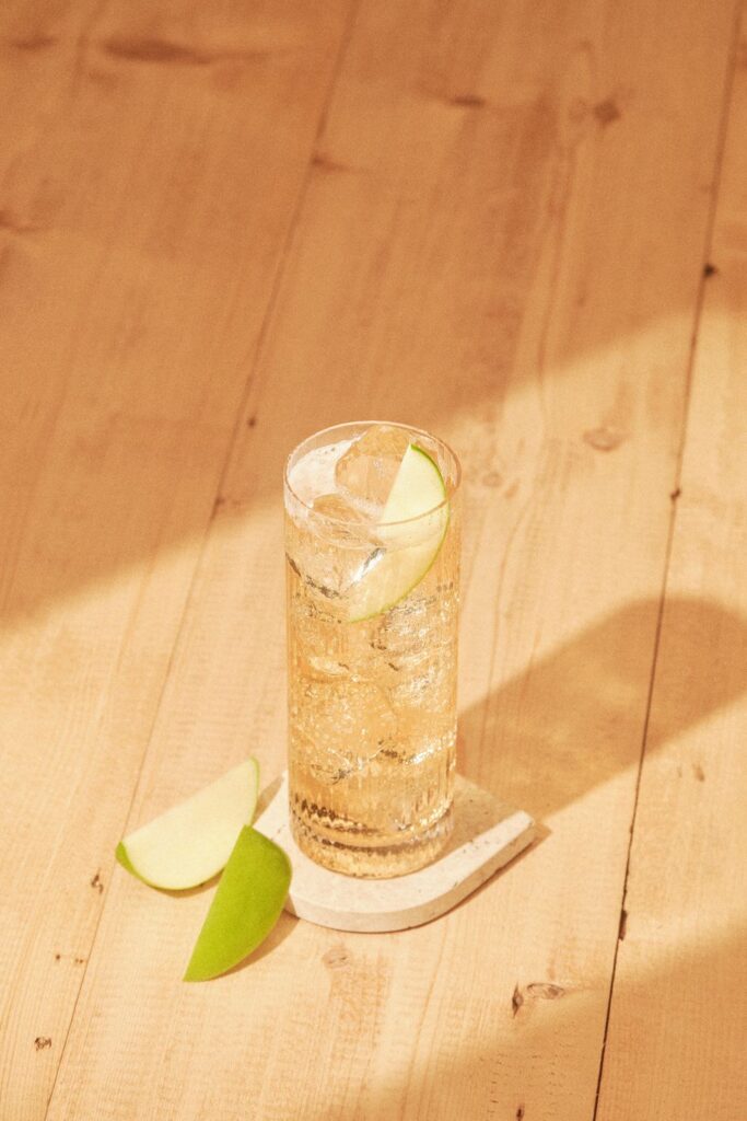 Manzana: El sabor que está triunfando entre los destilados y se posiciona como el regalo perfecto para este Día del Padre