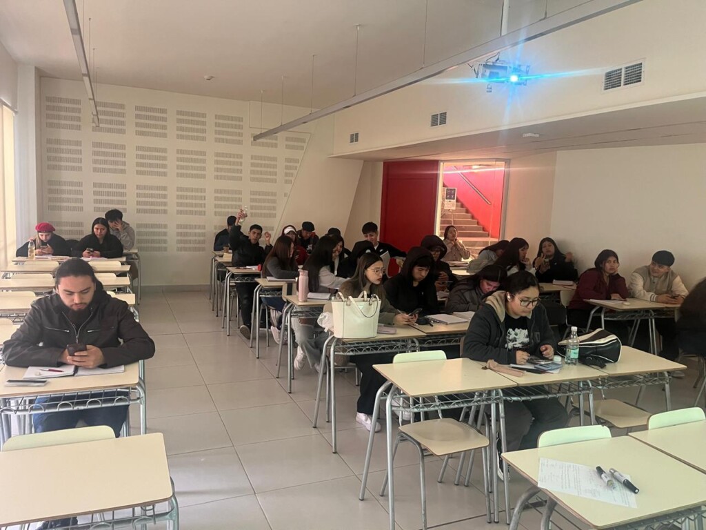 INACAP y Lab4U revolucionan la educación STEM con IA