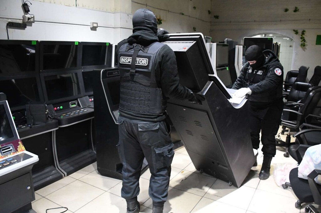 Incautan 70 máquinas de apuestas en Estación Central