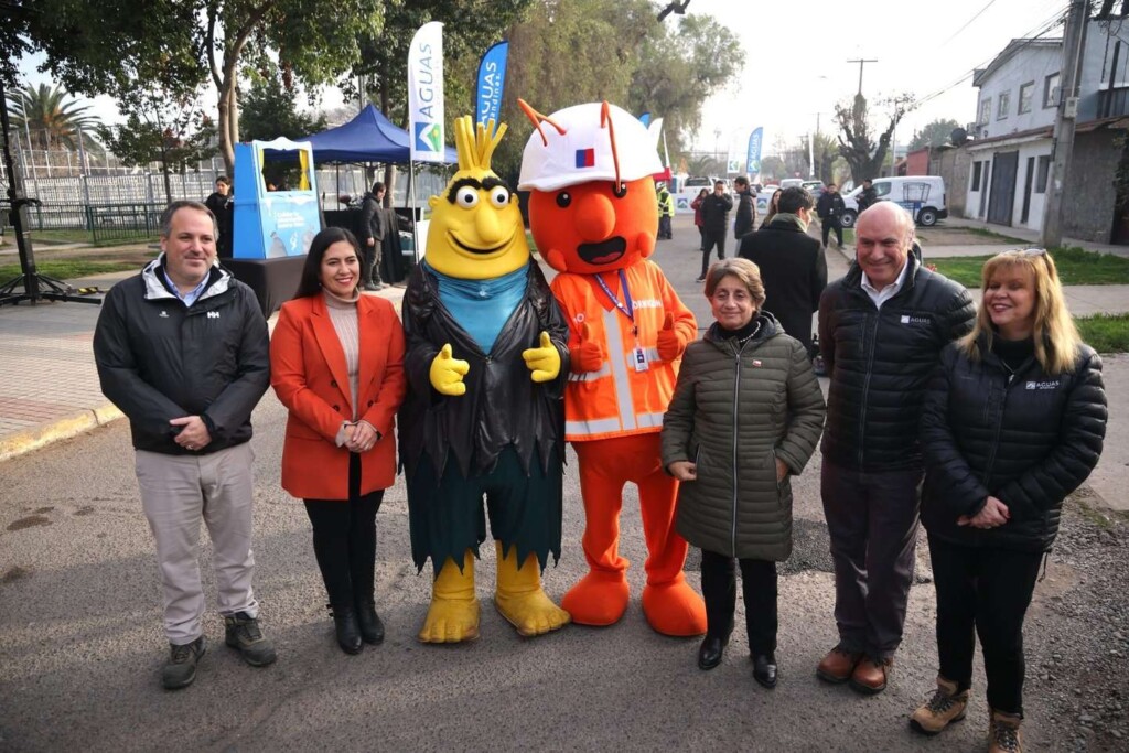 Quinta Normal: Campaña “Cuidar la alcantarilla suena bien”