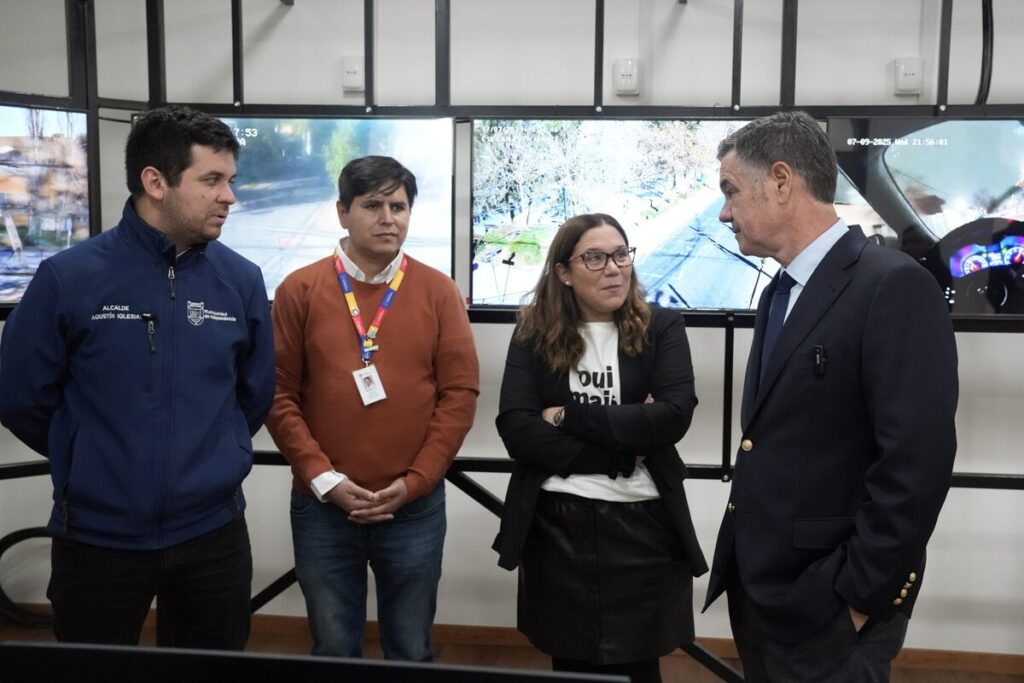 Ossandón visita futura central de seguridad en Independencia