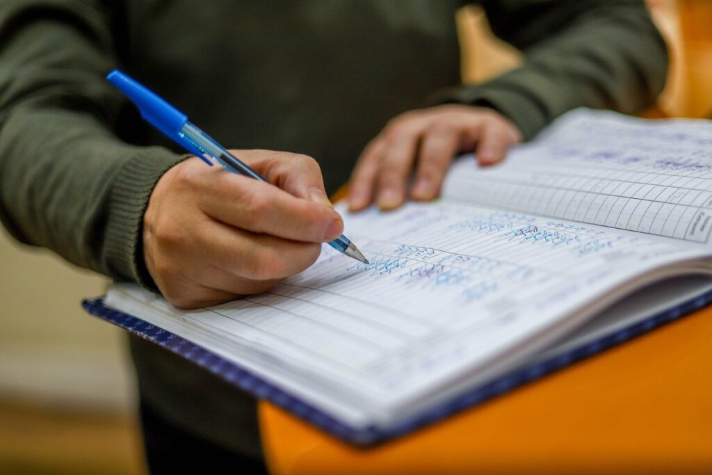 Horas extra: Santiago responde a observaciones de Contraloría