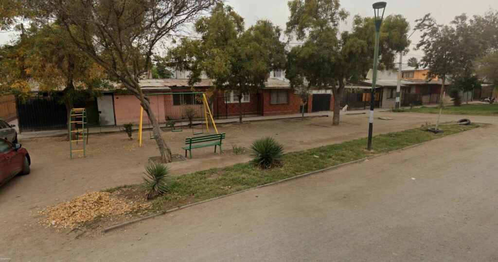 La Municipalidad de Recoleta renovará más de 10 mil m² del Parque Quinta Bella, con áreas verdes, juegos, zonas deportivas y cultural.