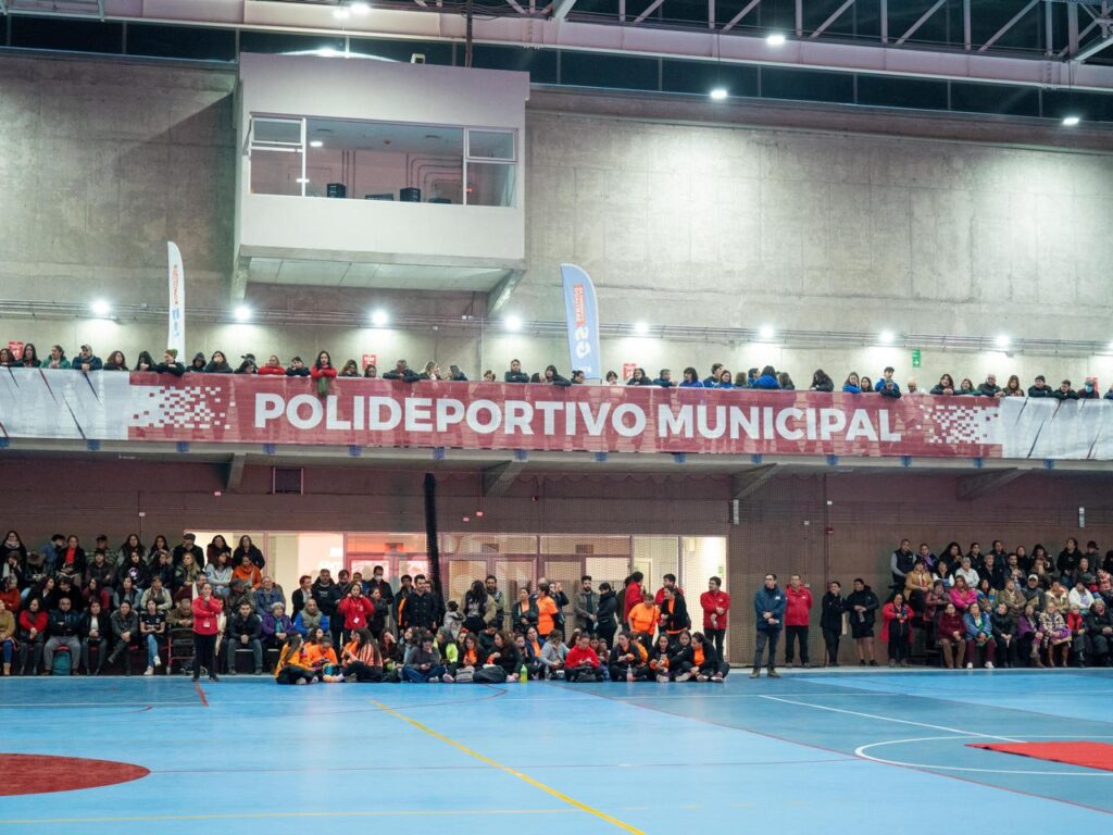 Talagante inaugura moderno Polideportivo Municipal