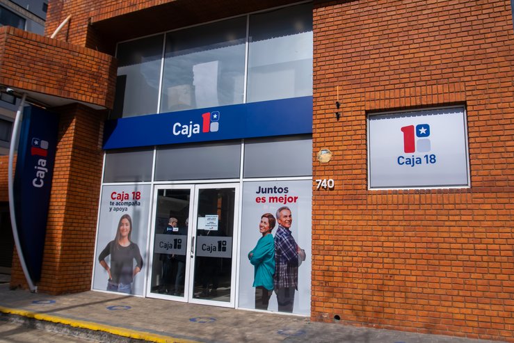 Préstamo a Caja 18 para iniciativas de apoyo a mujeres