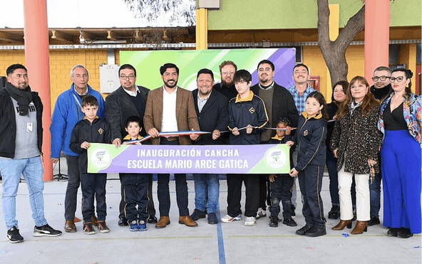 El Bosque: Municipalidad renueva multicancha en escuela