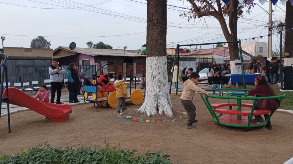 Conchalí: Vecinos celebran nuevas obras en Parque Emperador