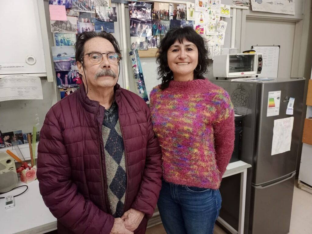 Revista de Parasitología Latinoamericana reconoce el legado del Dr. Mario George-Nascimento, destacando su impacto científico.