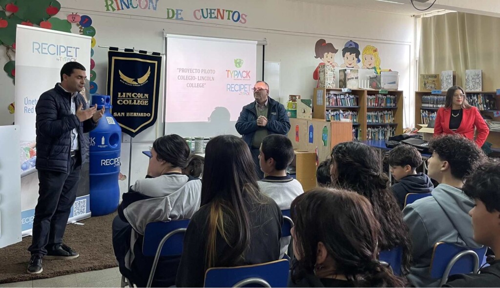 Reciclaje de botellas PET en colegio de San Bernardo