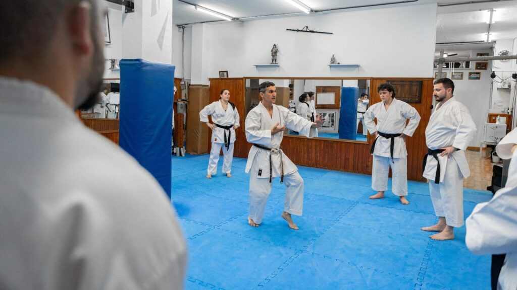 Vitacura lanza academia de taekwondo para mayores de 18 años