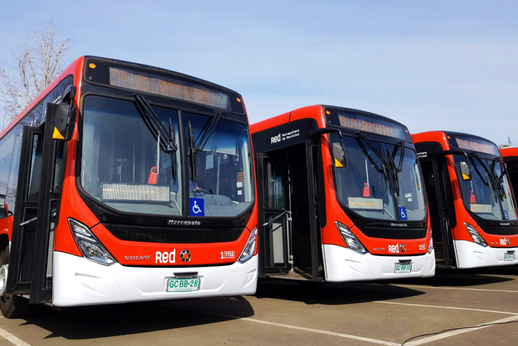 La capital incorporó 176 nuevos buses eléctricos al sistema RED Movilidad y estrenó el recorrido B41, que beneficiará a cuatro comunas.
