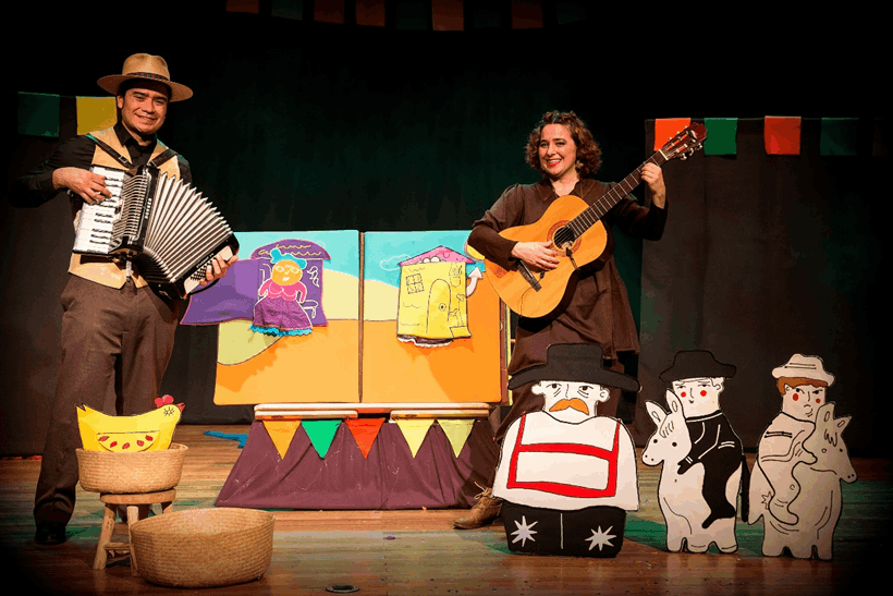 El gran libro de los cuentos en distintos espacios de la RM