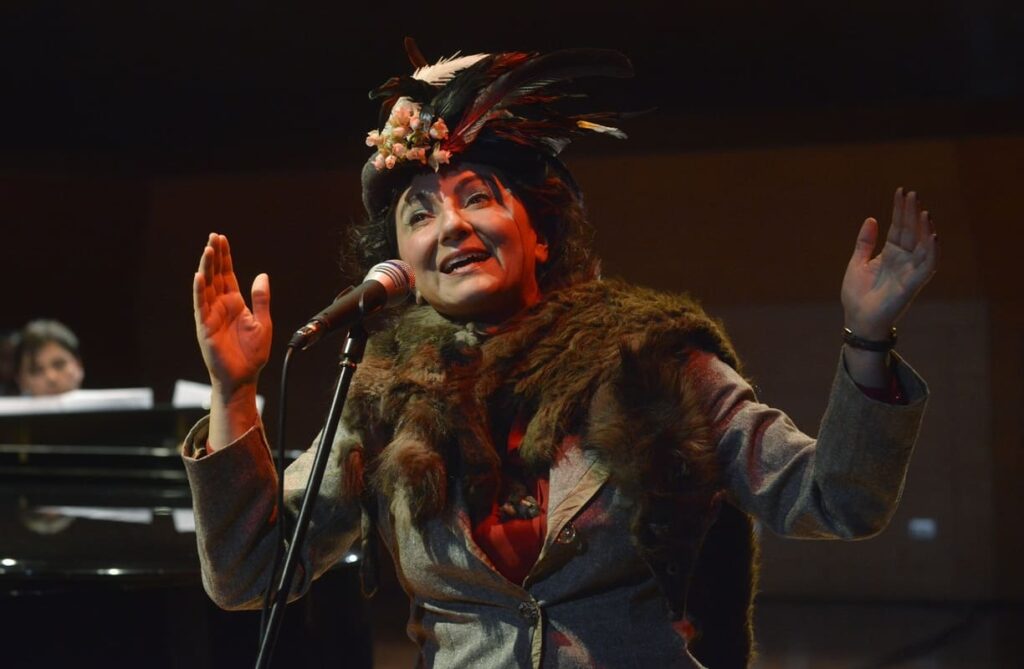 Radiotanda vuelve al GAM: Ximena Rivas revive a “La Desideria” en los 15 años del centro cultural