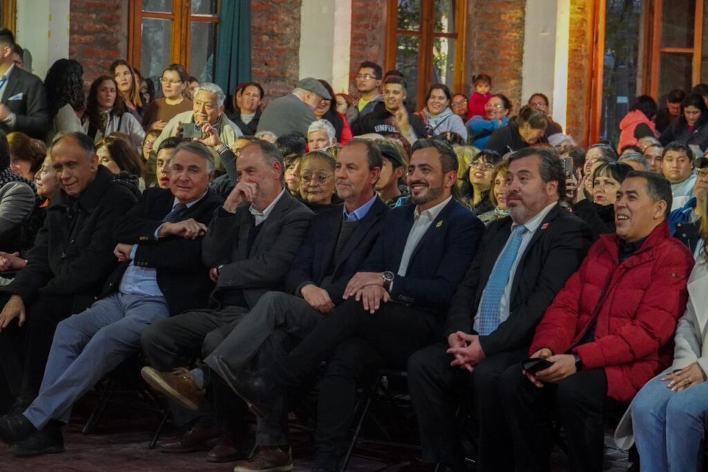 San Bernardo inaugura la Plaza Andrés Aylwin Azócar en el Canelo de Nos