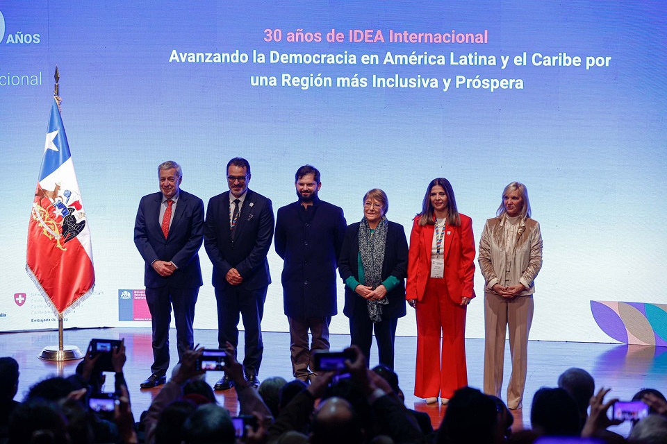 Democracia en alerta: autoridades llaman al diálogo ciudadano