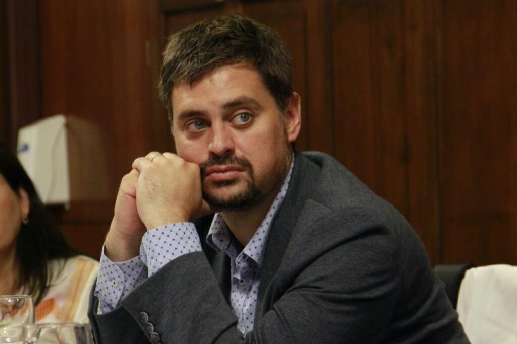 Diputado Manouchehri: “Las elecciones deben ser decididas por ciudadanos chilenos