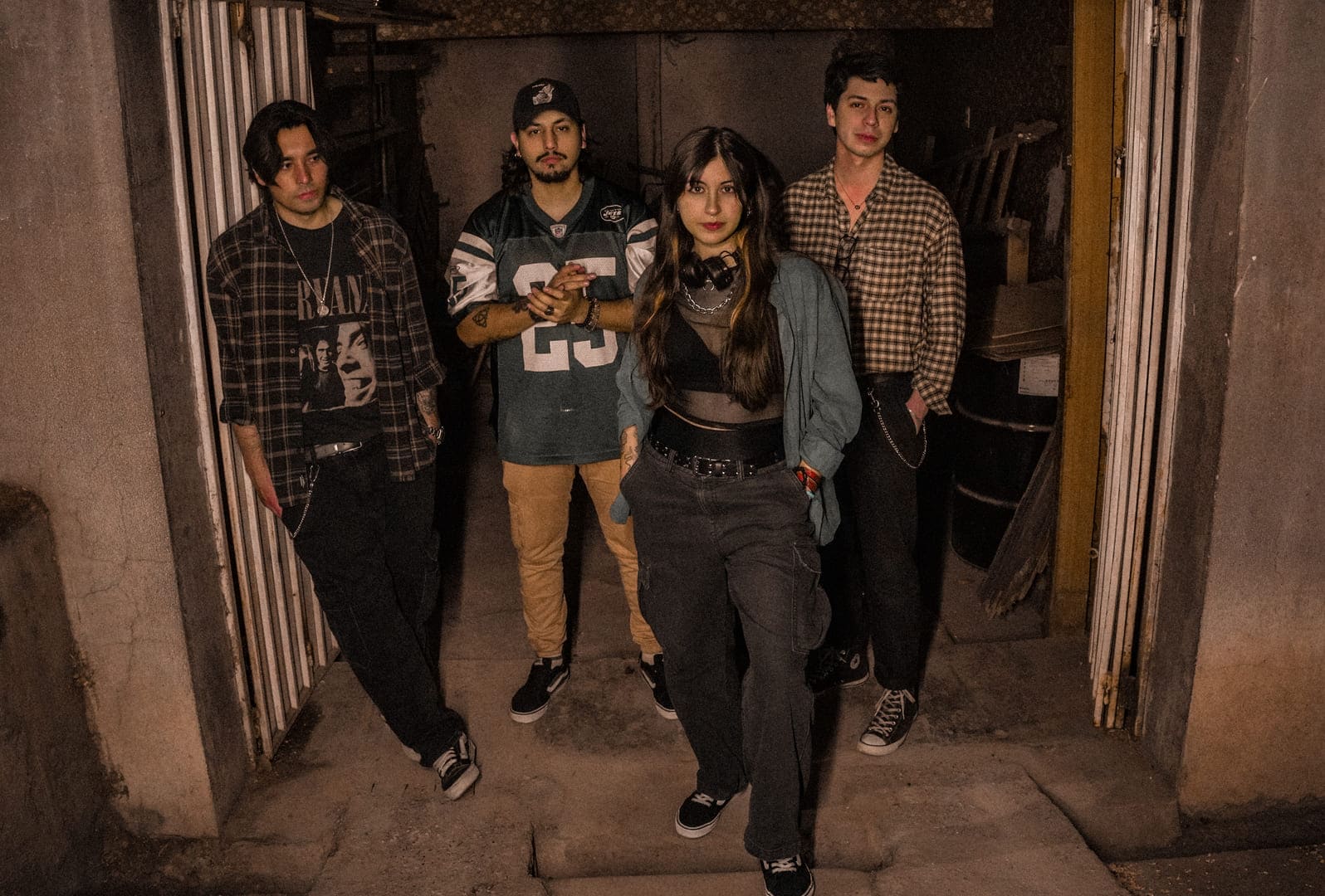 INFINITOS MONOS lanza “No Volveré”: rock, emoción y familia