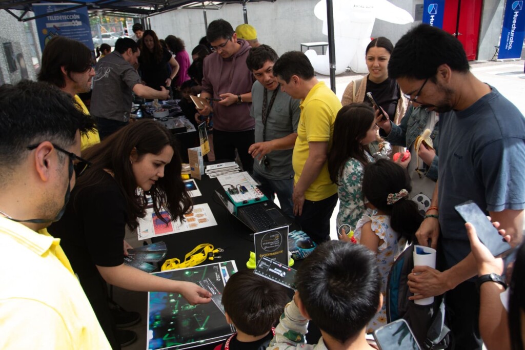 Cientos de vecinos disfrutaron la 1ª Feria Científica del Planetario Huechuraba