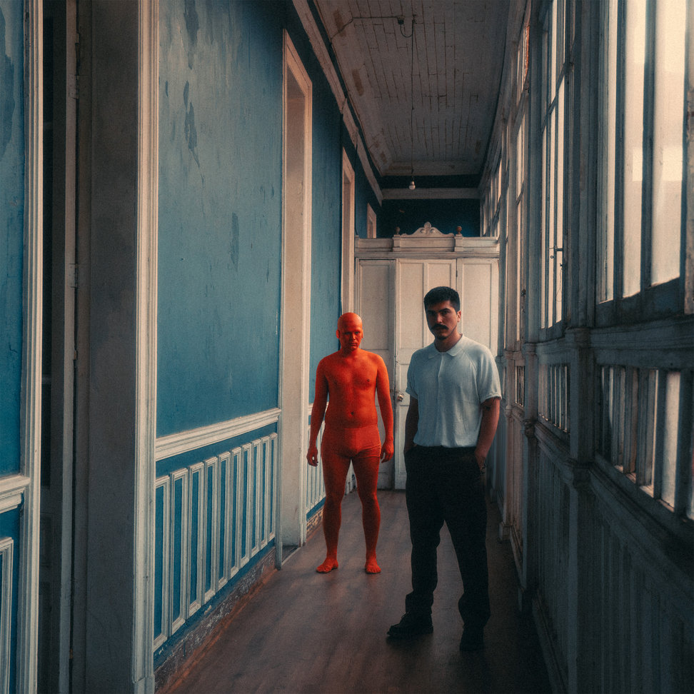 LÜ presenta “El Hombre Naranja”: un viaje sonoro entre la fe, la calle y la identidad