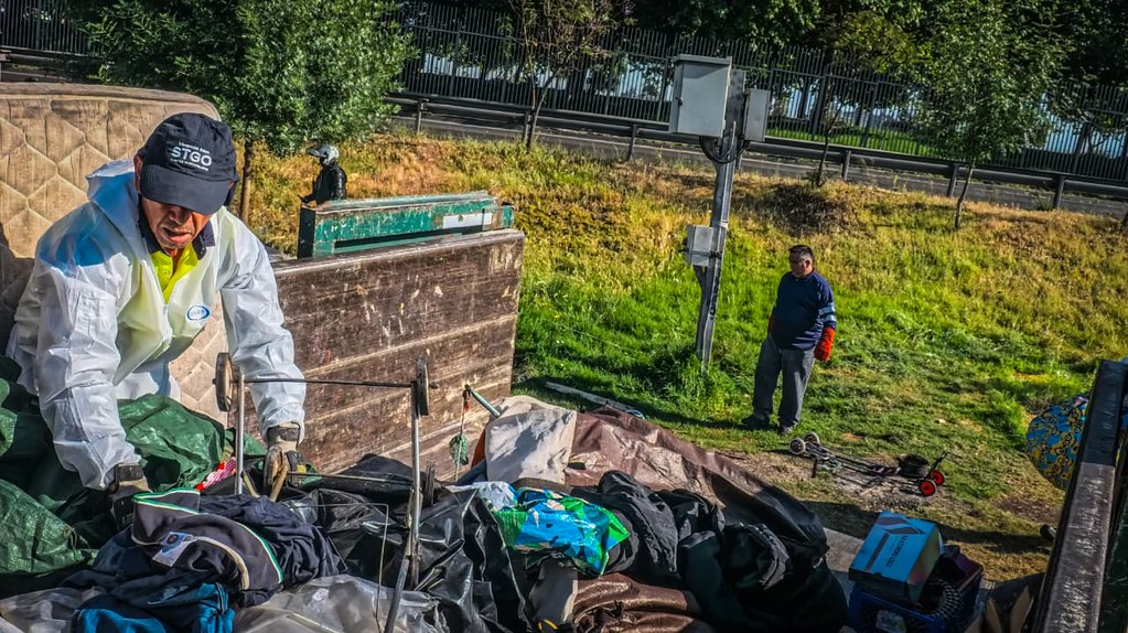 Santiago refuerza operativos de retiro de rucos y recupera espacio público en avenida Balmaceda