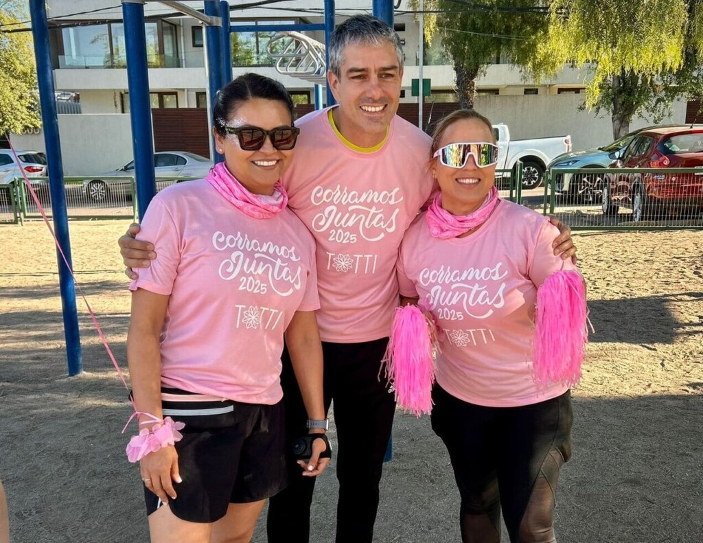 La Reina se viste de rosa con masiva corrida por la prevención del cáncer de mama