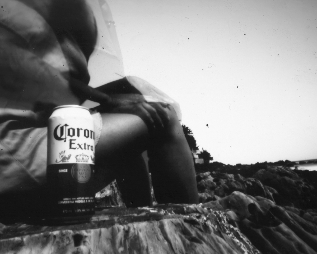 Cerveza Corona celebra 100 años con exposición fotográfica “100 historias hechas por el sol”