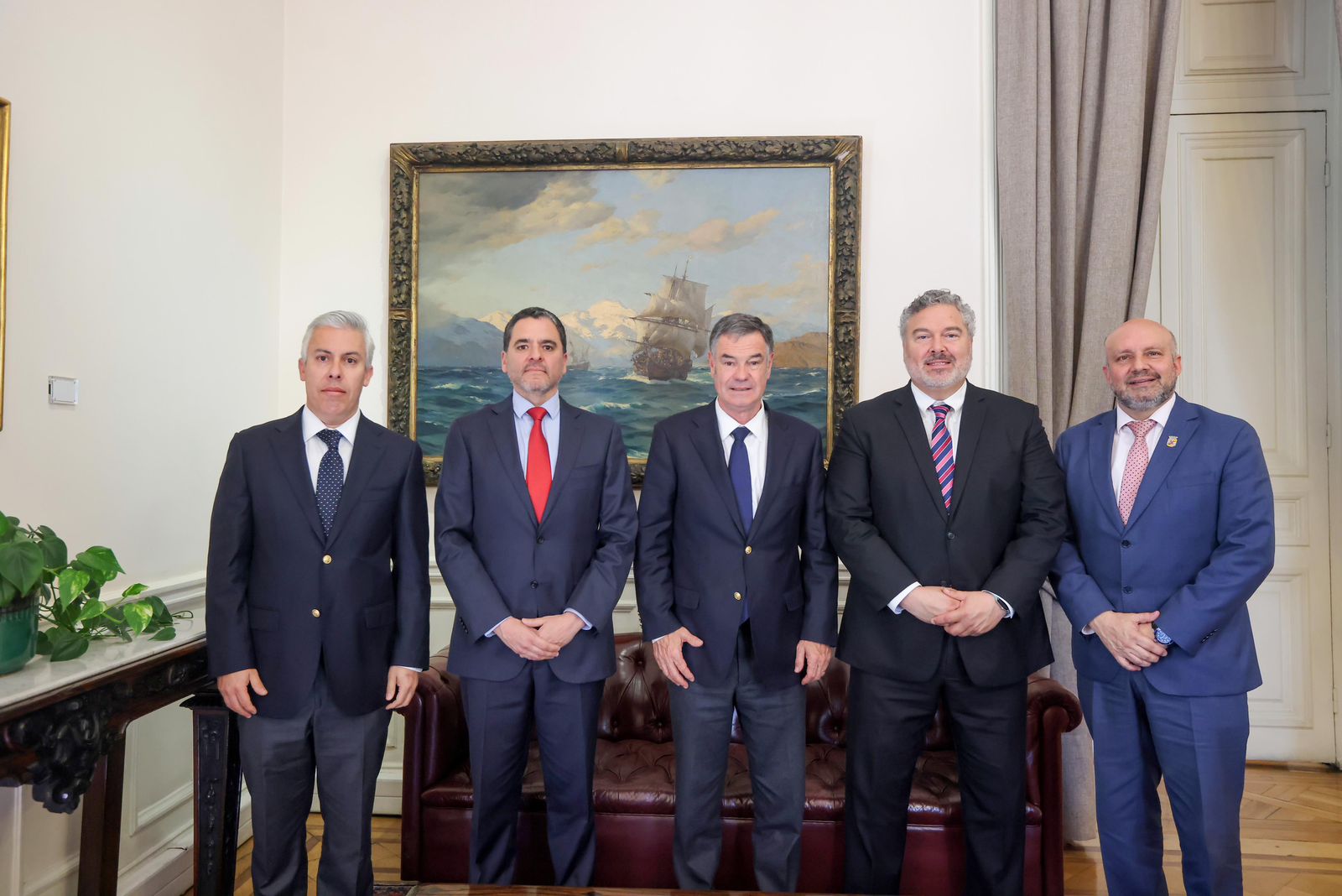 INJPL se reúne con el presidente del Senado para abordar proyecto de ley que busca mejorar las asignaciones y reconoce el rol judicial