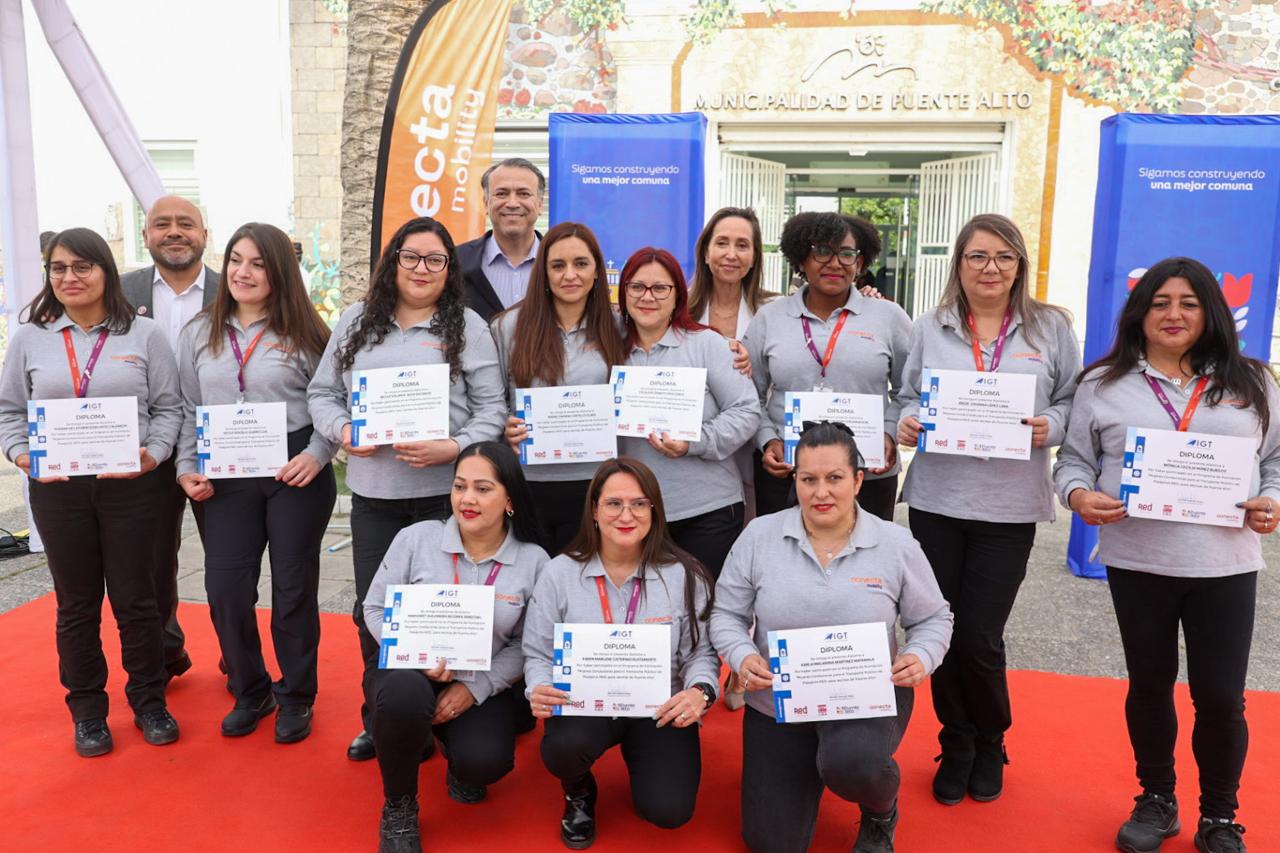 El Programa Mujeres Conductoras ya cuenta con más de 2.100 mujeres que conducen buses de Red Movilidad