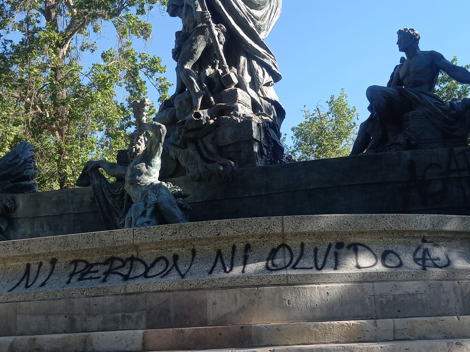Vandalizan Fuente Alemana en Santiago, a horas de su reinauguración